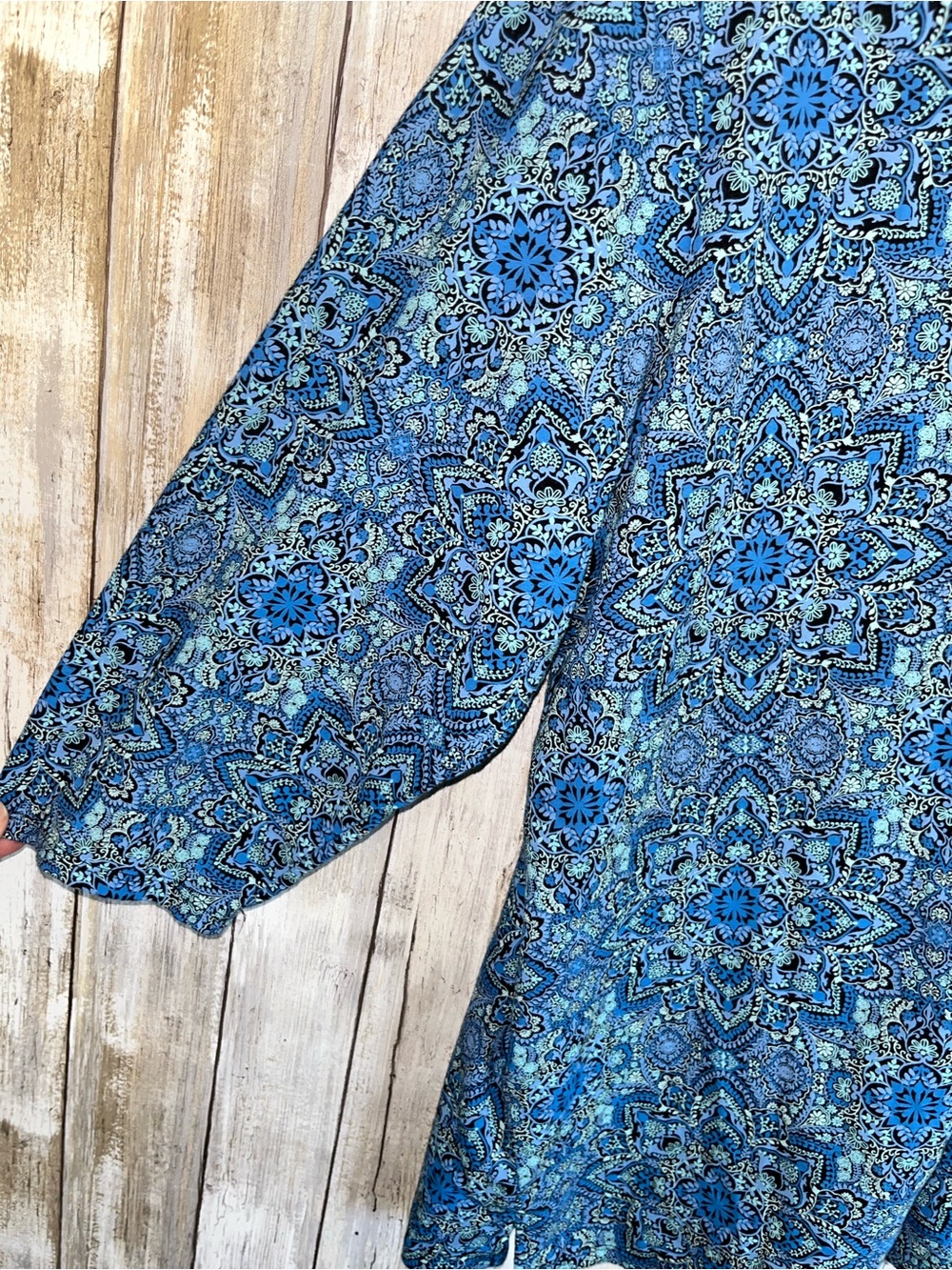 J Jill XL Blue Medallion Print Forward Seam Tee Cotton Stretch Top - Picture 3 of 5